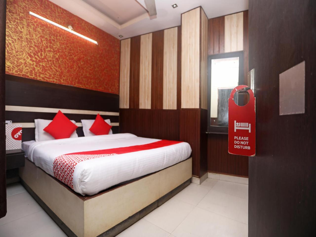 OYO 18541 Hotel Haridev Roorkee Buitenkant foto