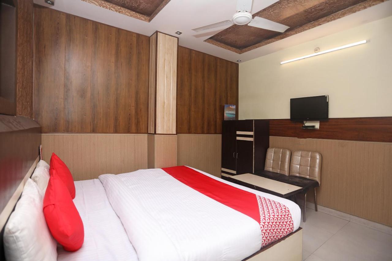 OYO 18541 Hotel Haridev Roorkee Buitenkant foto