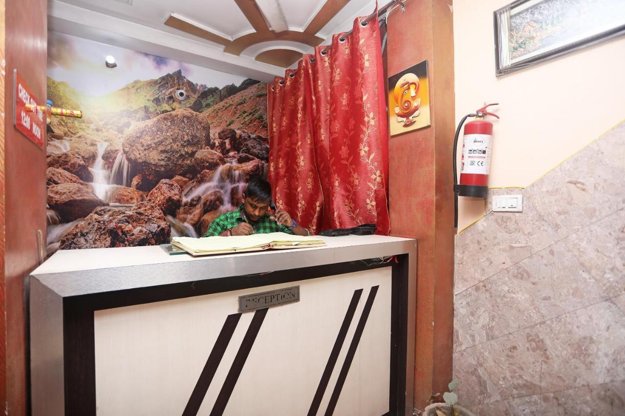 OYO 18541 Hotel Haridev Roorkee Buitenkant foto